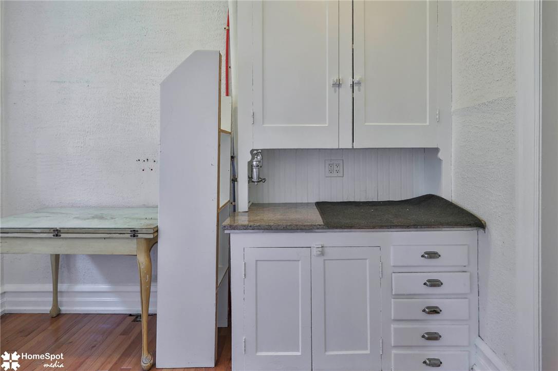2215 West Gordon Street Property Photo 25