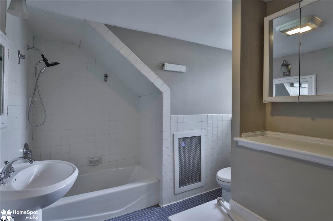 2215 West Gordon Street Property Photo 51