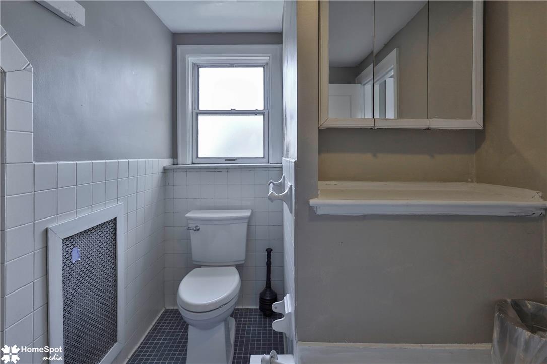 2215 West Gordon Street Property Photo 53