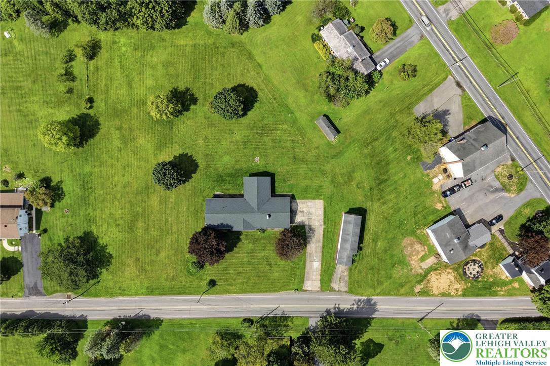 628 Williams Road Property Photo 2
