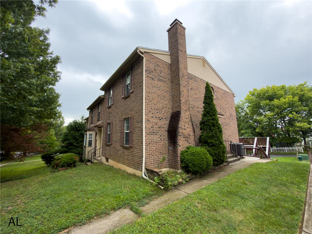 1890 Redwood Drive Property Photo 2