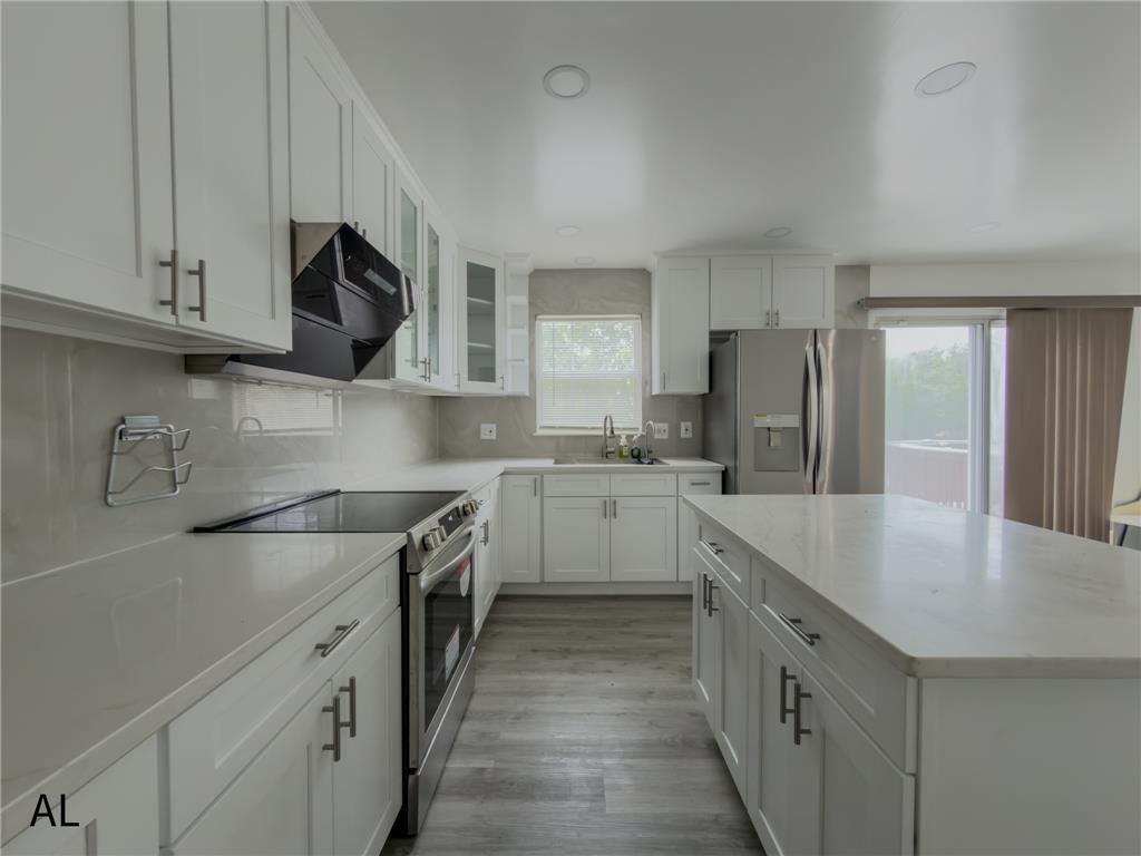 1890 Redwood Drive Property Photo 6