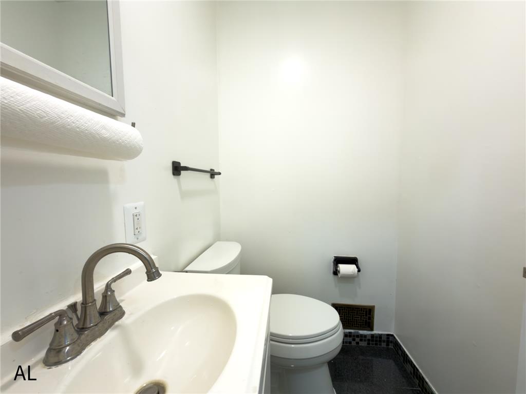 1890 Redwood Drive Property Photo 14