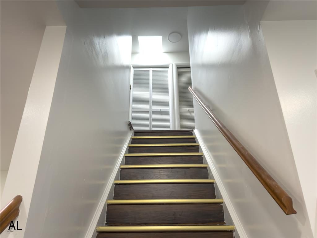 1890 Redwood Drive Property Photo 15