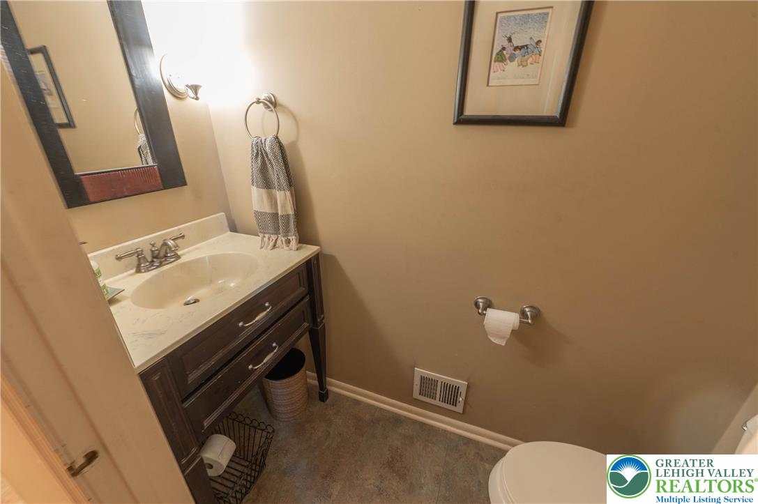 1063 Manor Drive Property Photo 13