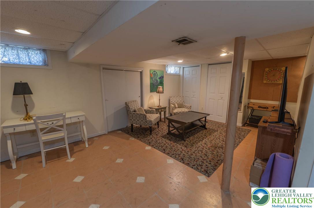 1063 Manor Drive Property Photo 23