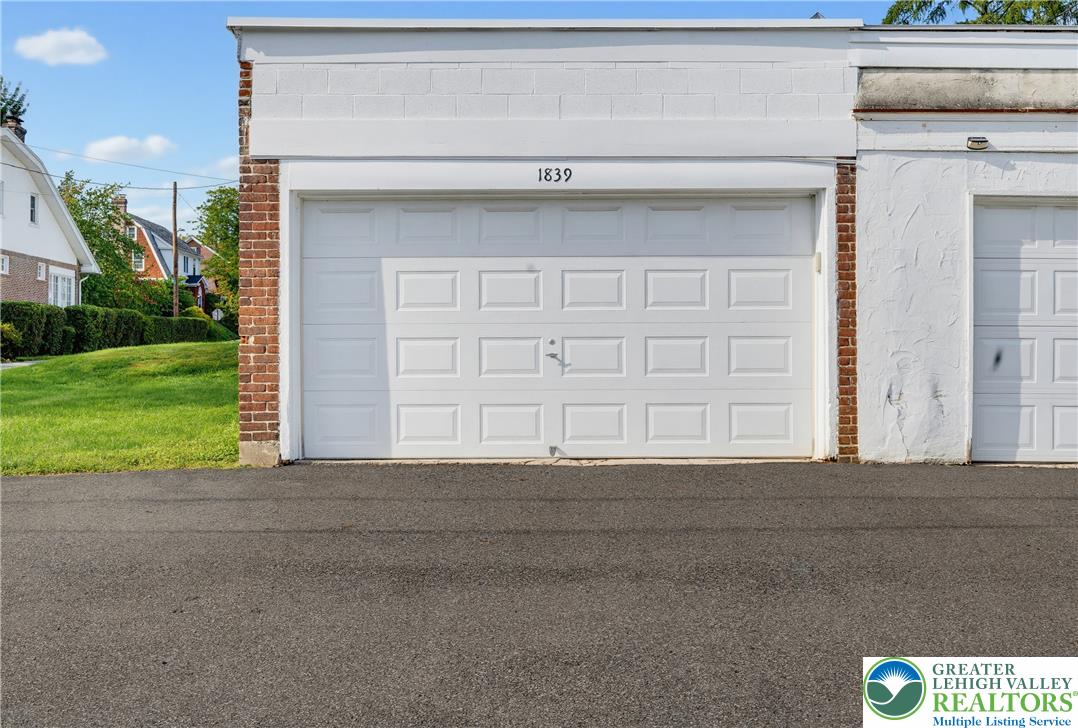 1839 Richmond Avenue Property Photo 14