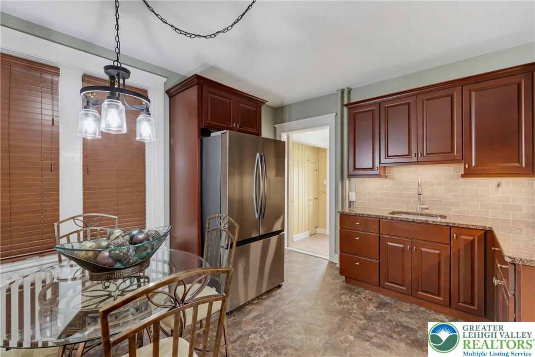 1839 Richmond Avenue Property Photo 24