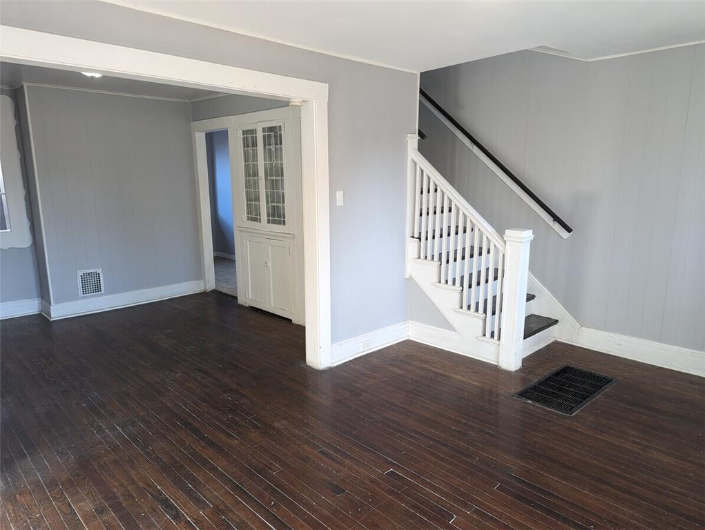 545 Park Place Property Photo 2