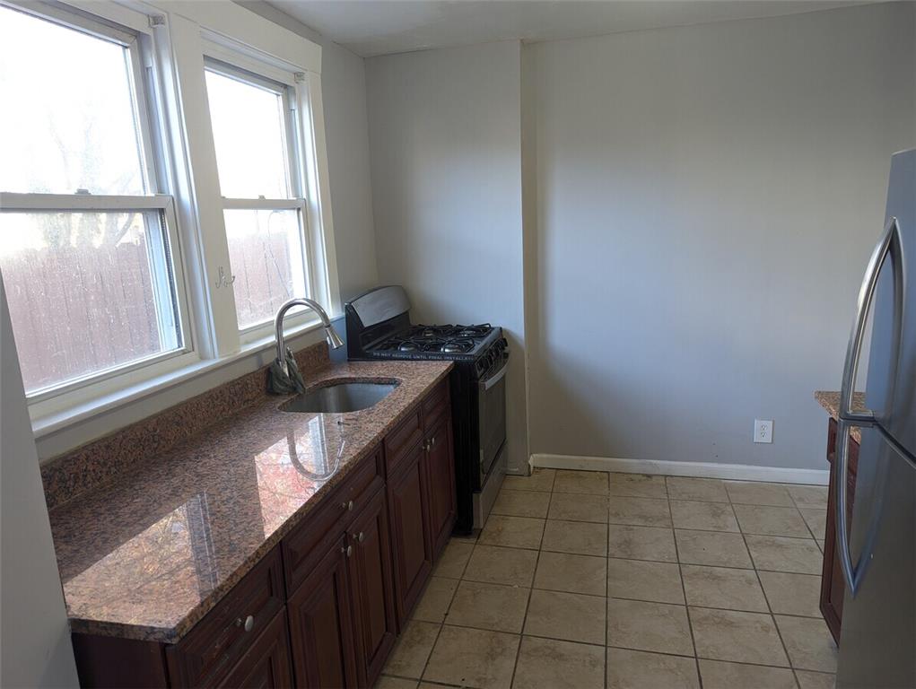 545 Park Place Property Photo 6