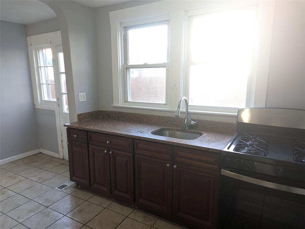 545 Park Place Property Photo 8