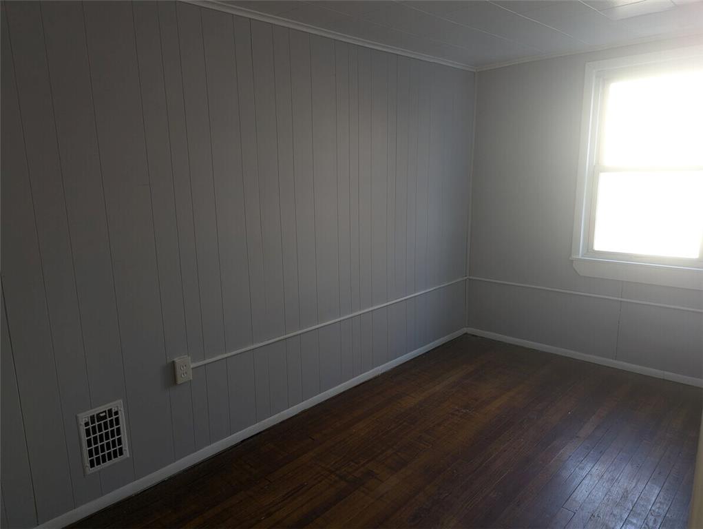 545 Park Place Property Photo 11