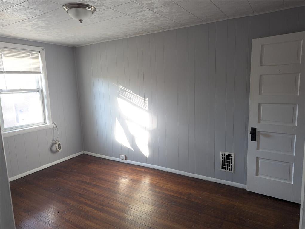 545 Park Place Property Photo 12