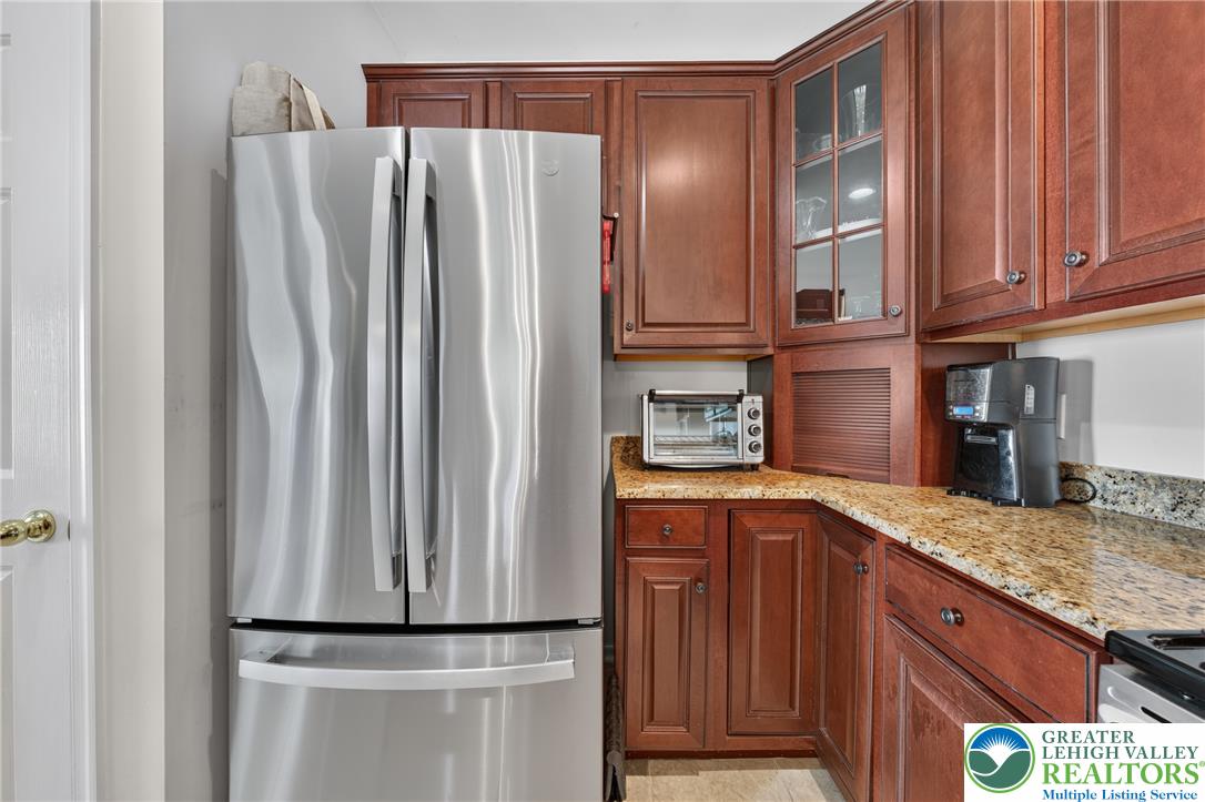 1078 King Way Property Photo 11
