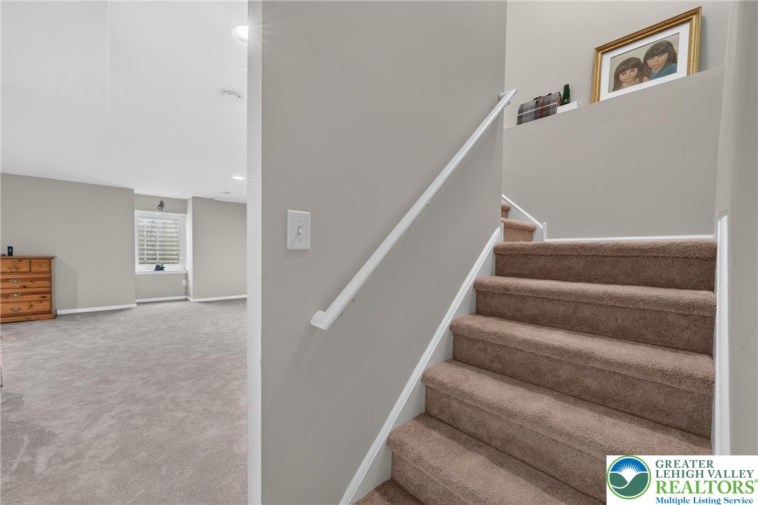 1078 King Way Property Photo 33