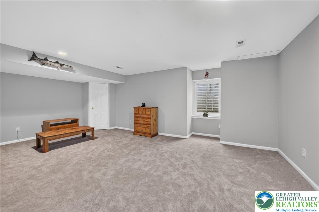 1078 King Way Property Photo 34