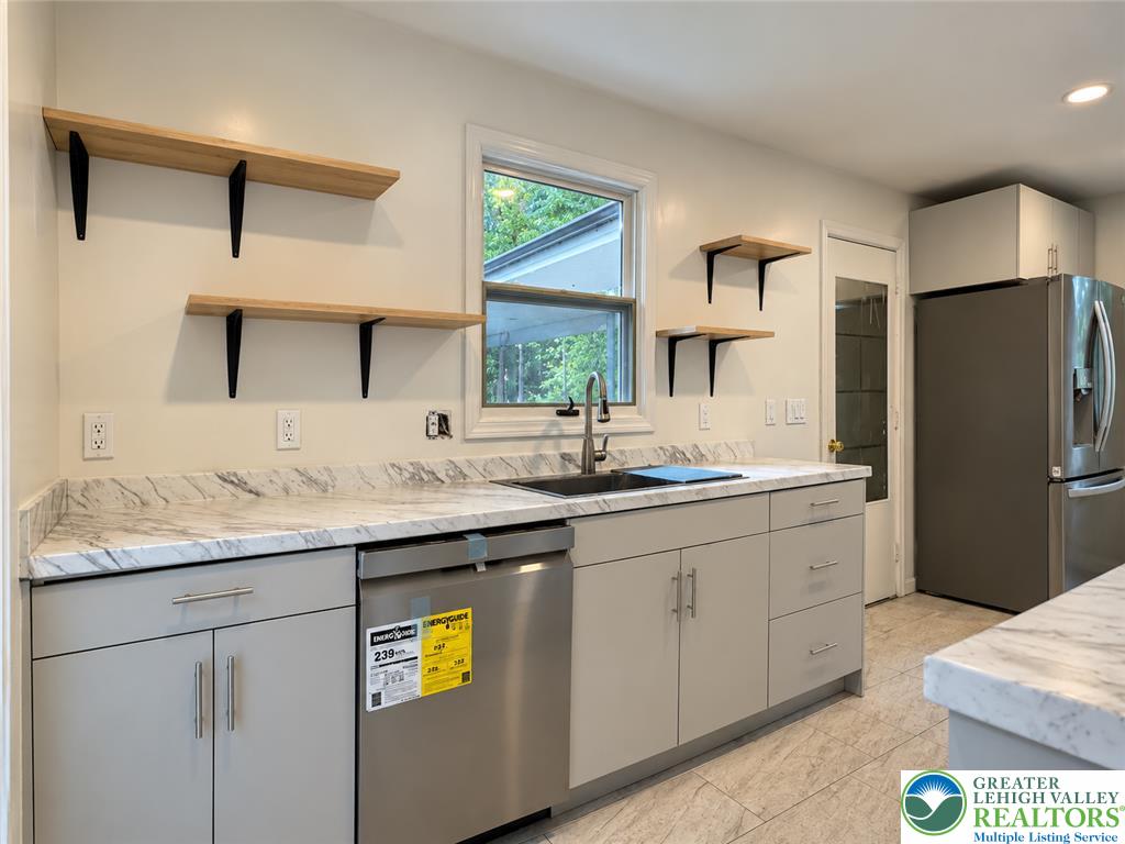 248 East Broad Street Property Photo 6