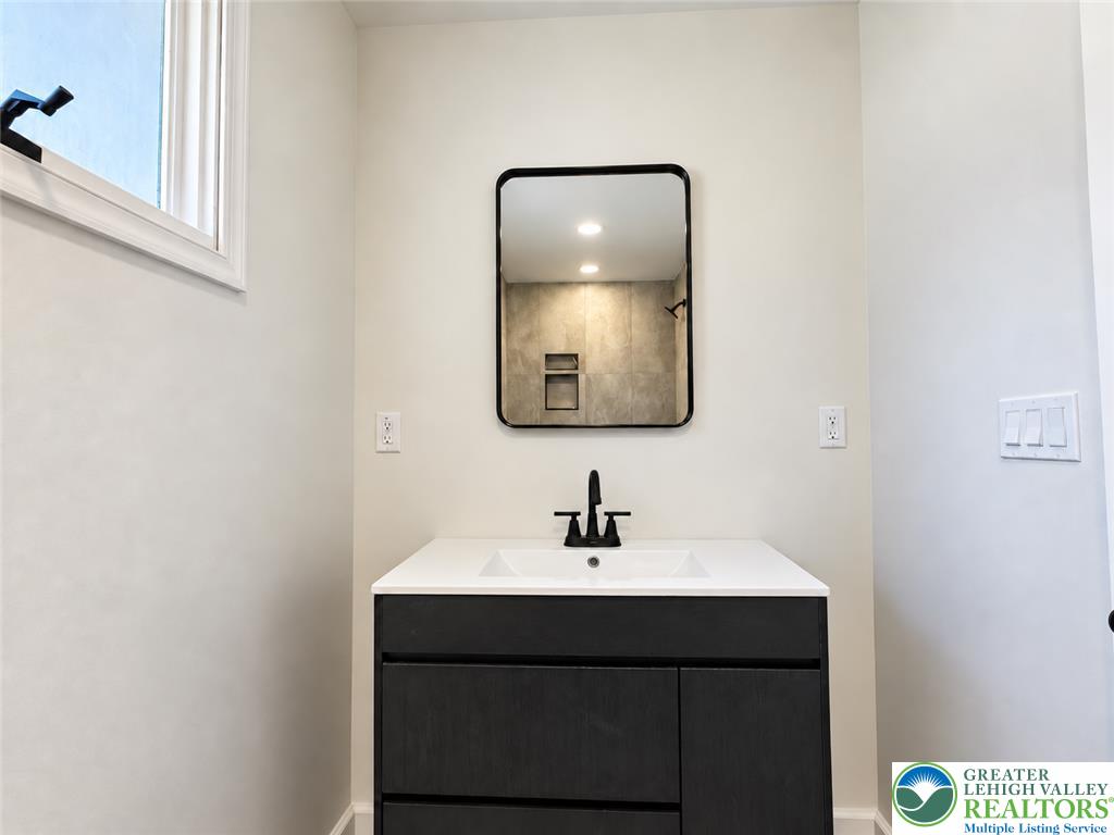 248 East Broad Street Property Photo 14