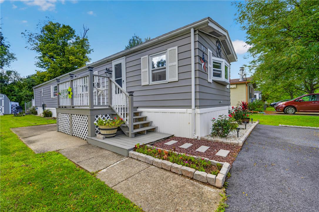 18 Independence Way Property Photo 3