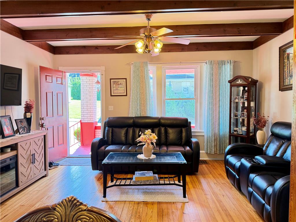315 West Berwick Street Property Photo 8