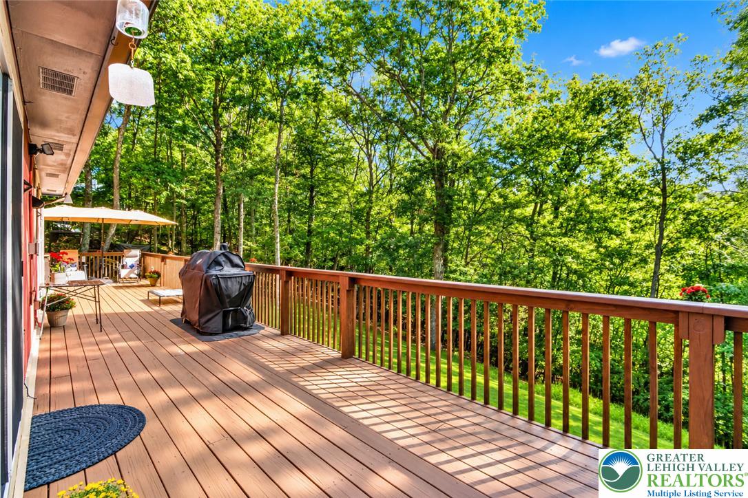 175 Deer Trail Drive Property Photo 6
