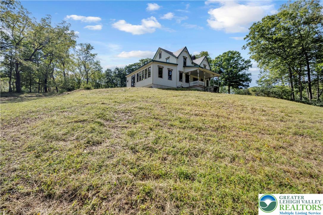 384 Henry Road Property Photo 2