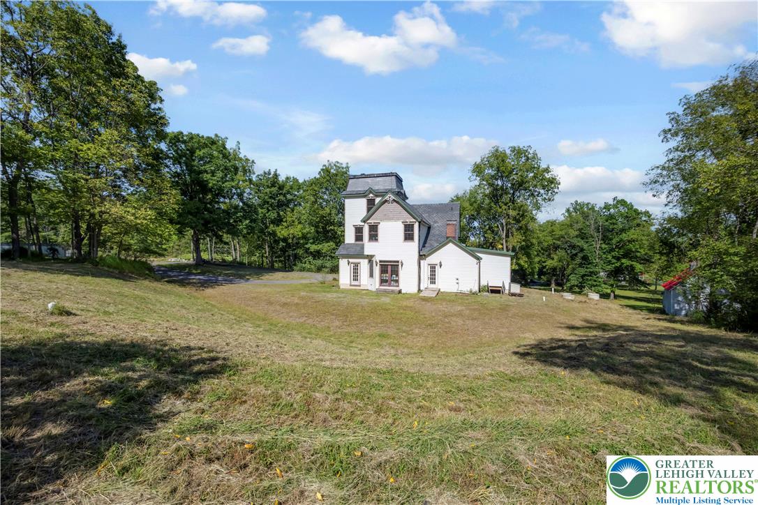 384 Henry Road Property Photo 4