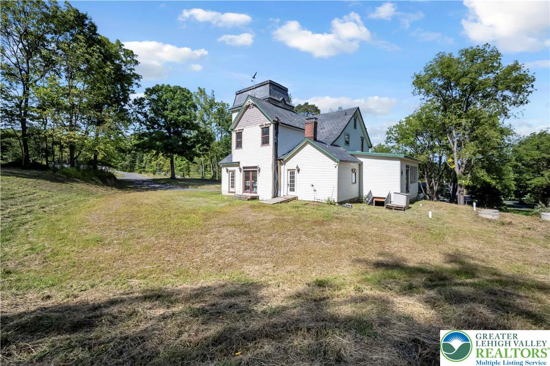 384 Henry Road Property Photo 16