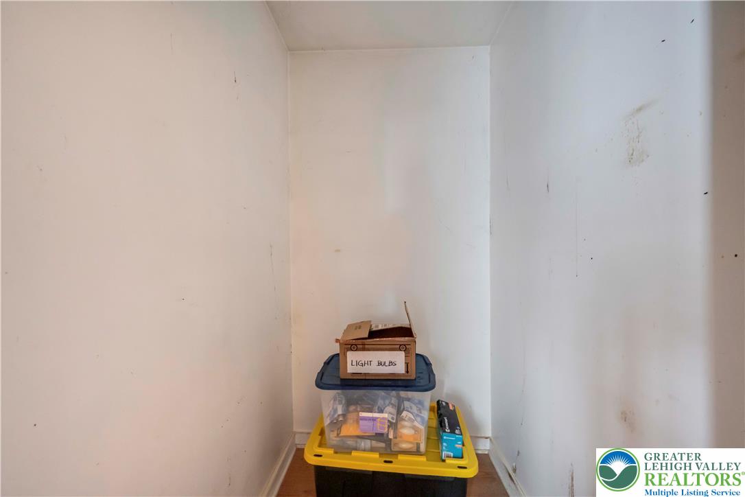384 Henry Road Property Photo 32
