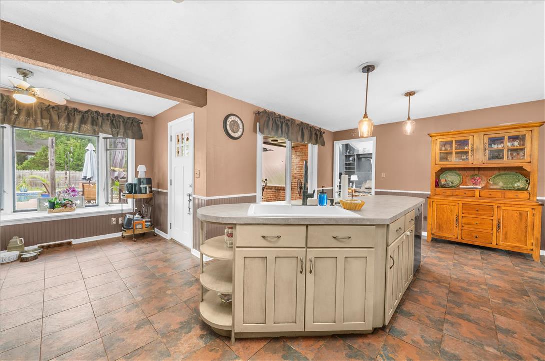 3453 Trexler Boulevard Property Photo 7