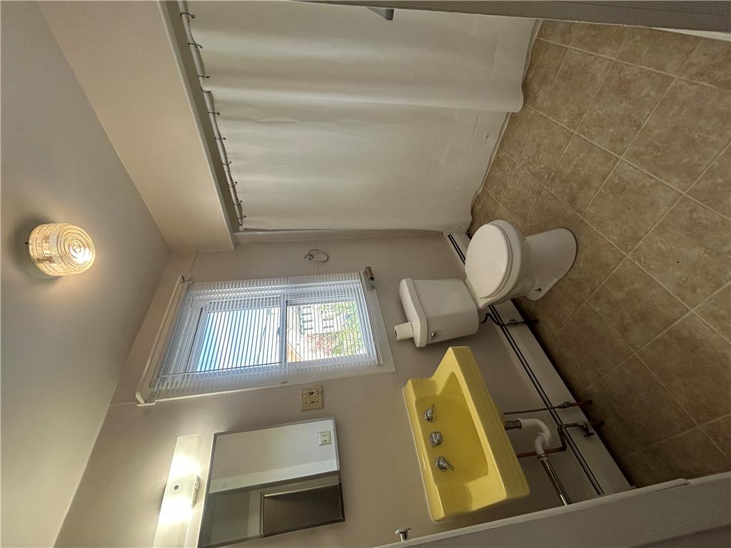 431 Maple Street Property Photo 8