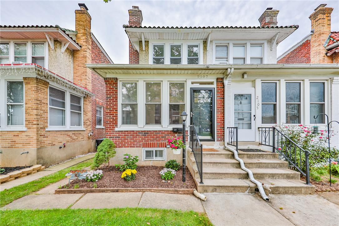 2107 West Washington Street Property Photo 1