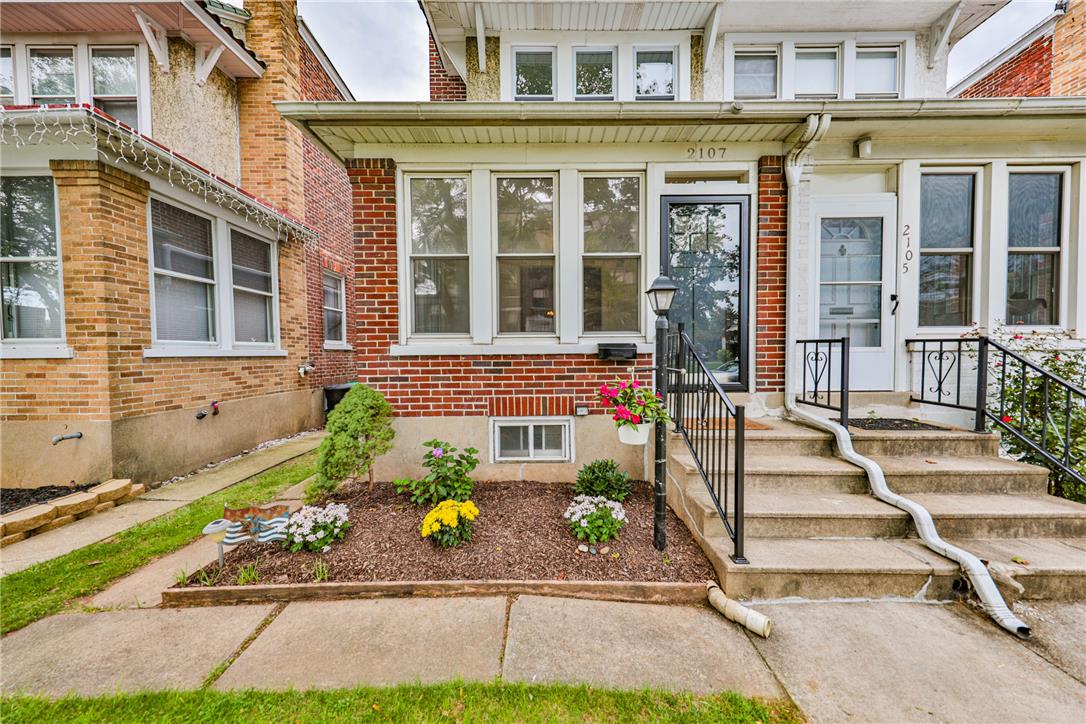 2107 West Washington Street Property Photo 4