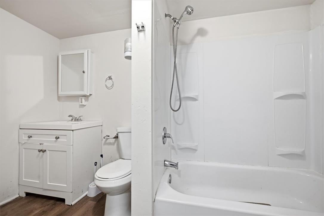 395 West Allen Street Property Photo 14