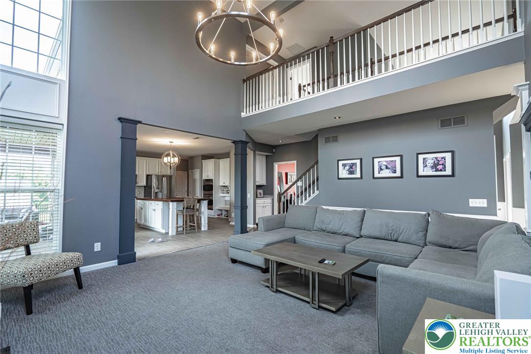 6667 Sunningham Lane Property Photo 16