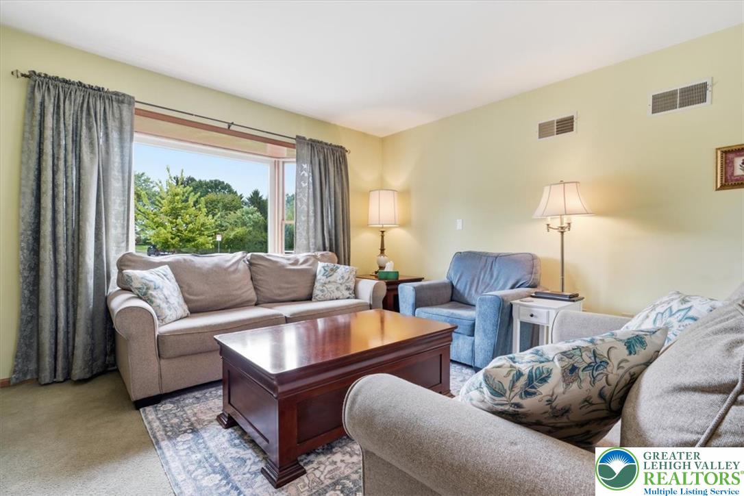 5022 Meadow Lane Property Photo 11