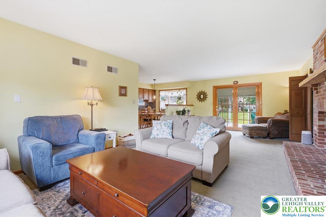5022 Meadow Lane Property Photo 12