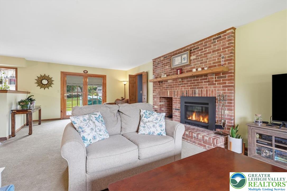 5022 Meadow Lane Property Photo 13