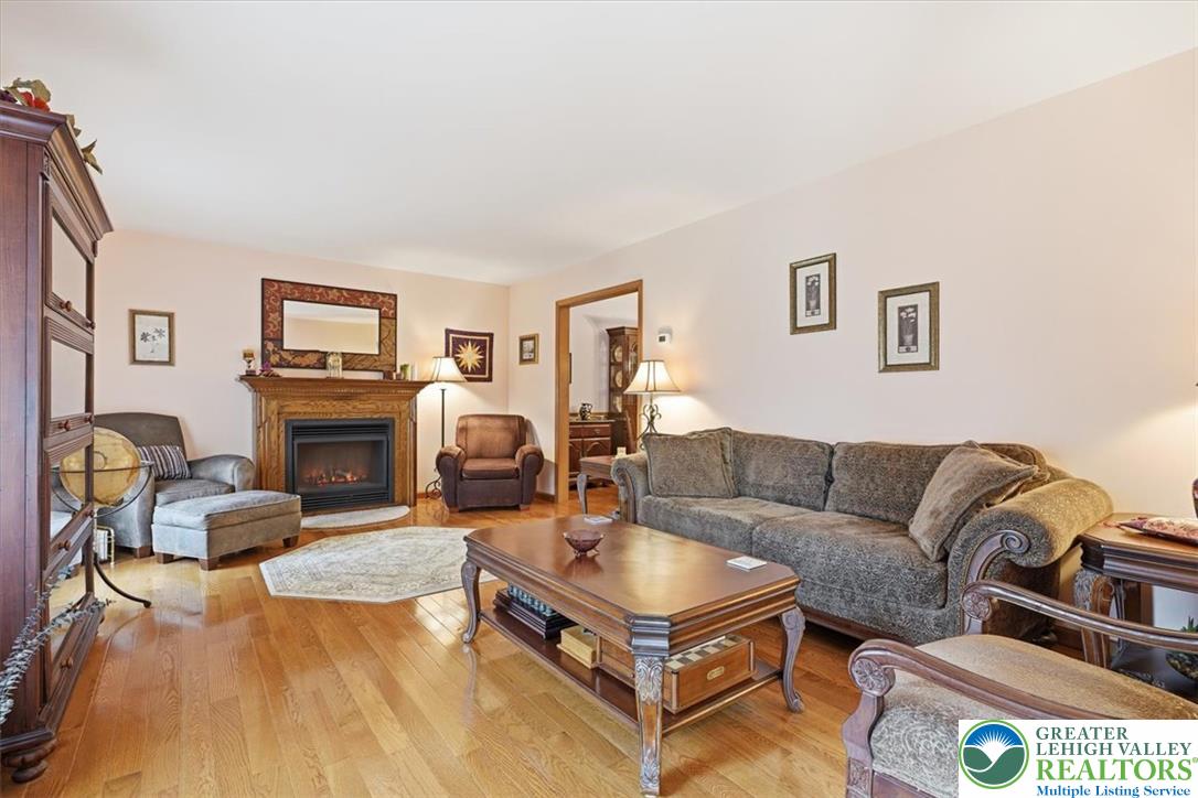 5022 Meadow Lane Property Photo 14