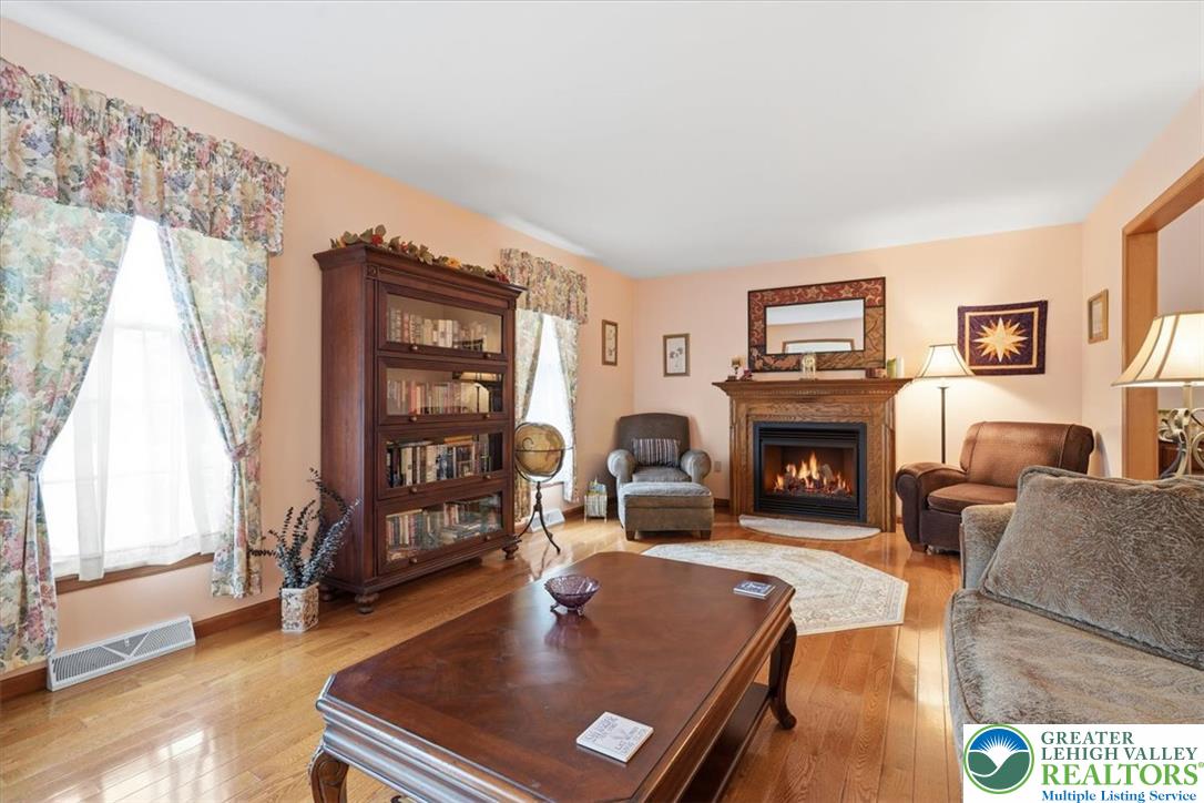 5022 Meadow Lane Property Photo 15