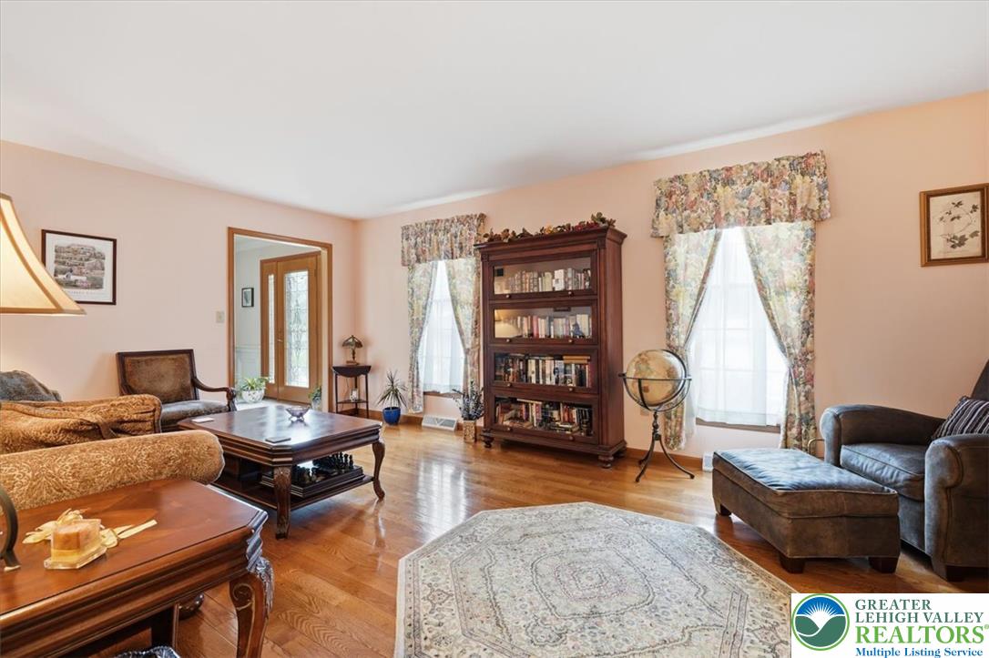 5022 Meadow Lane Property Photo 16