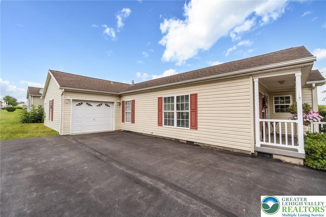 679 Winterthur Way Property Photo 2