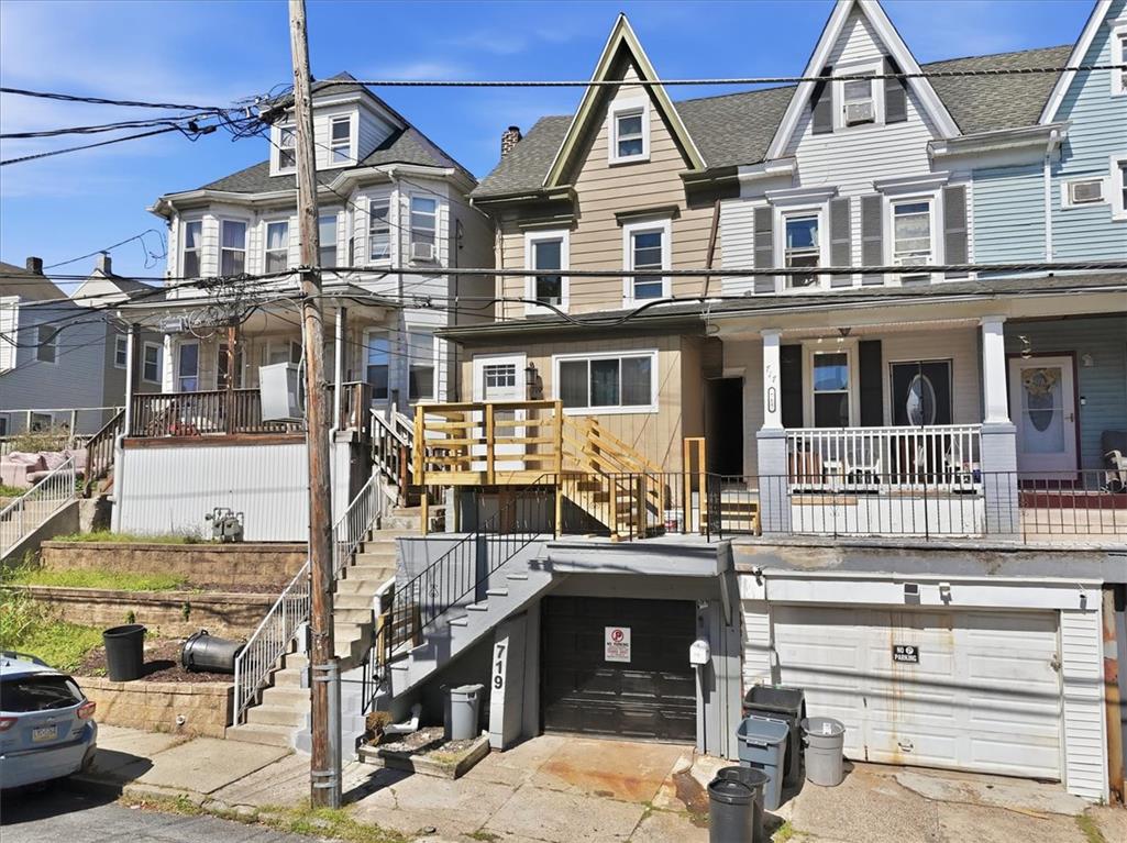 719 Bushkill Street Property Photo 1