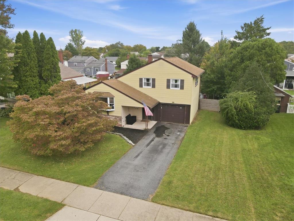 1836 Cloverdale Road Property Photo 2