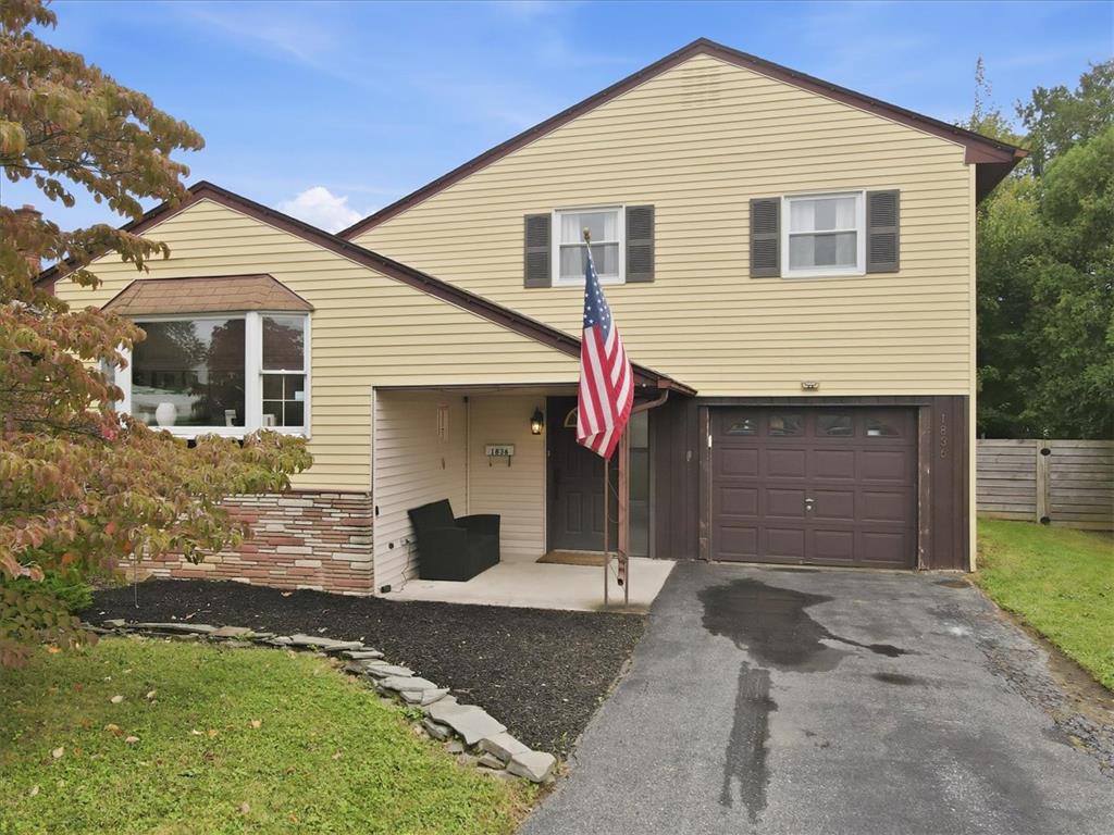 1836 Cloverdale Road Property Photo 3