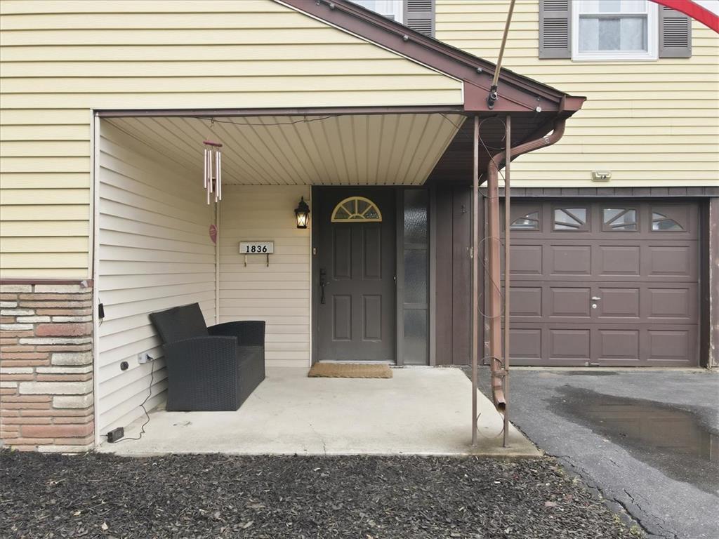 1836 Cloverdale Road Property Photo 4