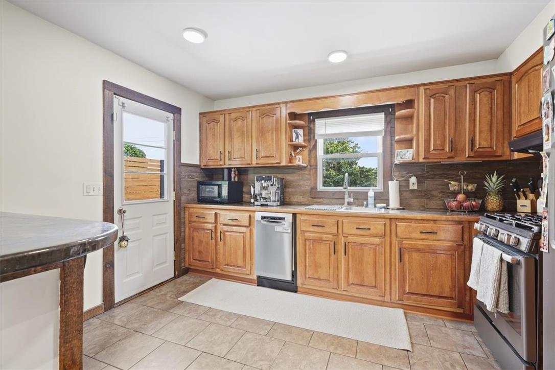 1836 Cloverdale Road Property Photo 13