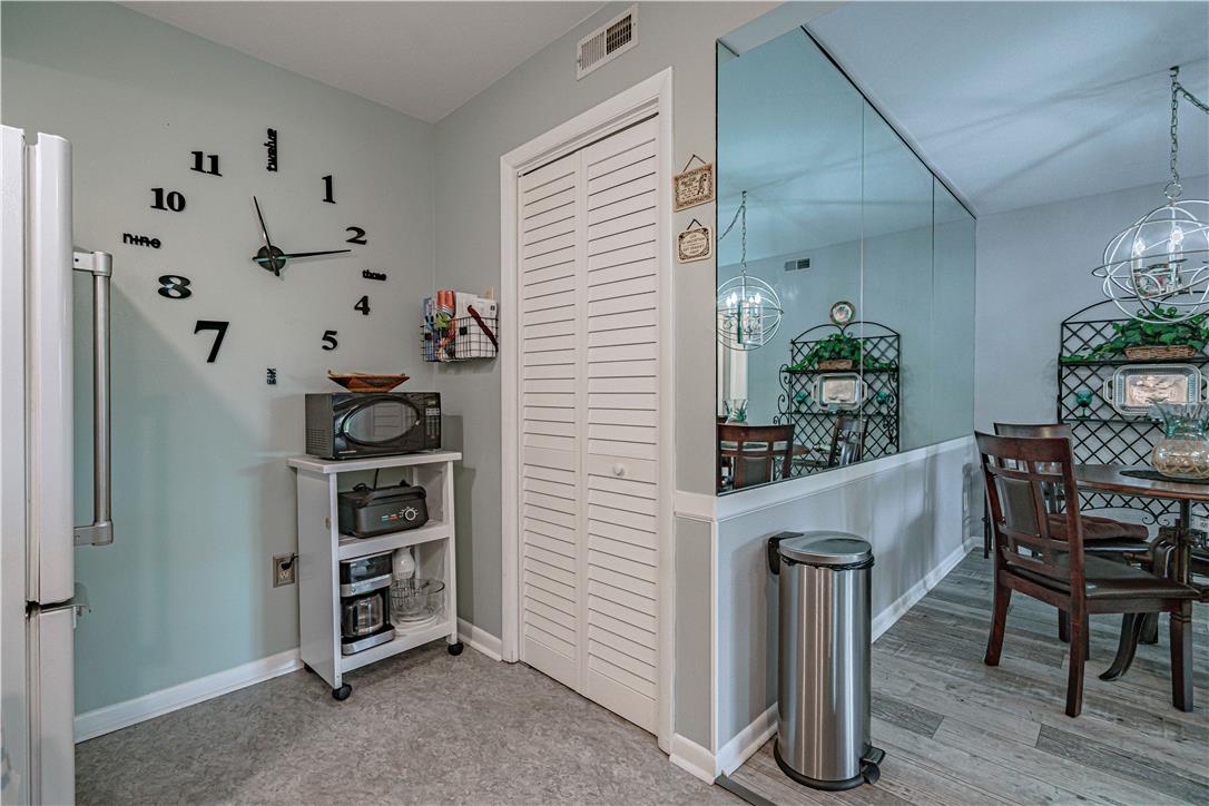 2762 Rolling Green Place Property Photo 16