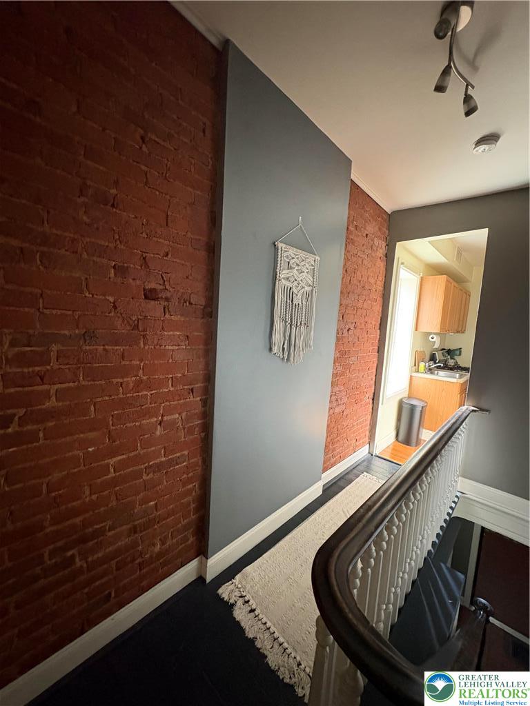 21 East North Street 2nd Floor Property Photo 6