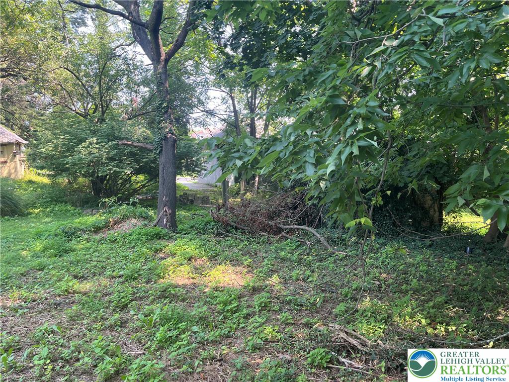 2300 Sycamore Street Property Photo 2